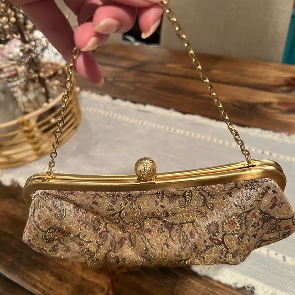 Ann Taylor Loft Elegant Clutch with chain, satin lining, GUC, gold, evening bag - Picture 3 of 4